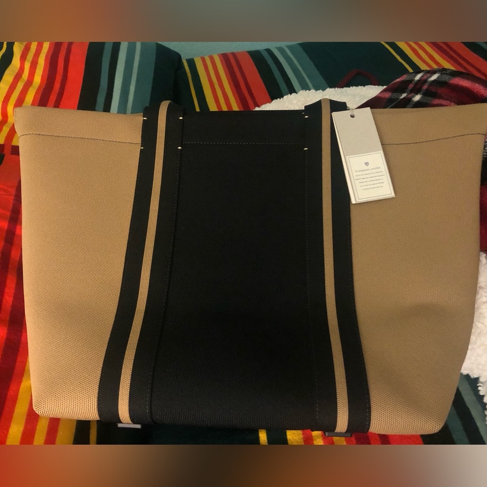 Brand NEW Rothys Essential Tote Camel & Black color